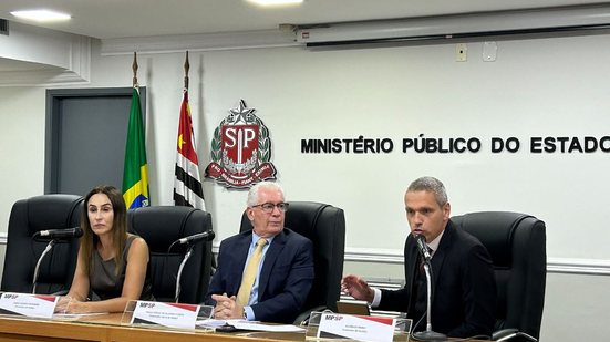 Evento contou com a participação dos promotores de Justiça Vania Stefanoni e Rodrigo Merli (cantos) e do Procurador-Geral Paulo Sérgio de Oliveira e Costa (meio). - Foto: Redação BNews SP