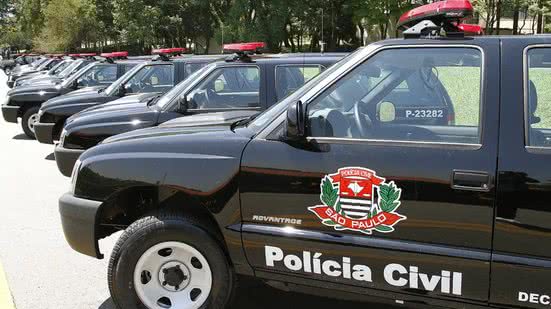 Policiais cumprem mandados de busca e apreensão em São Sebastião - Ciete Silvério/Governo de São Paulo via Agência Brasil