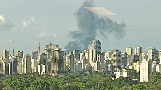 Não há feridos até o momento, segundo o Corpo de Bombeiros - Foto: Reprodução/Redação Bnews