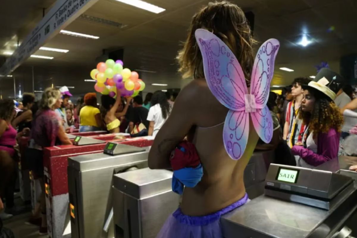 Estação de metrô no Carnaval