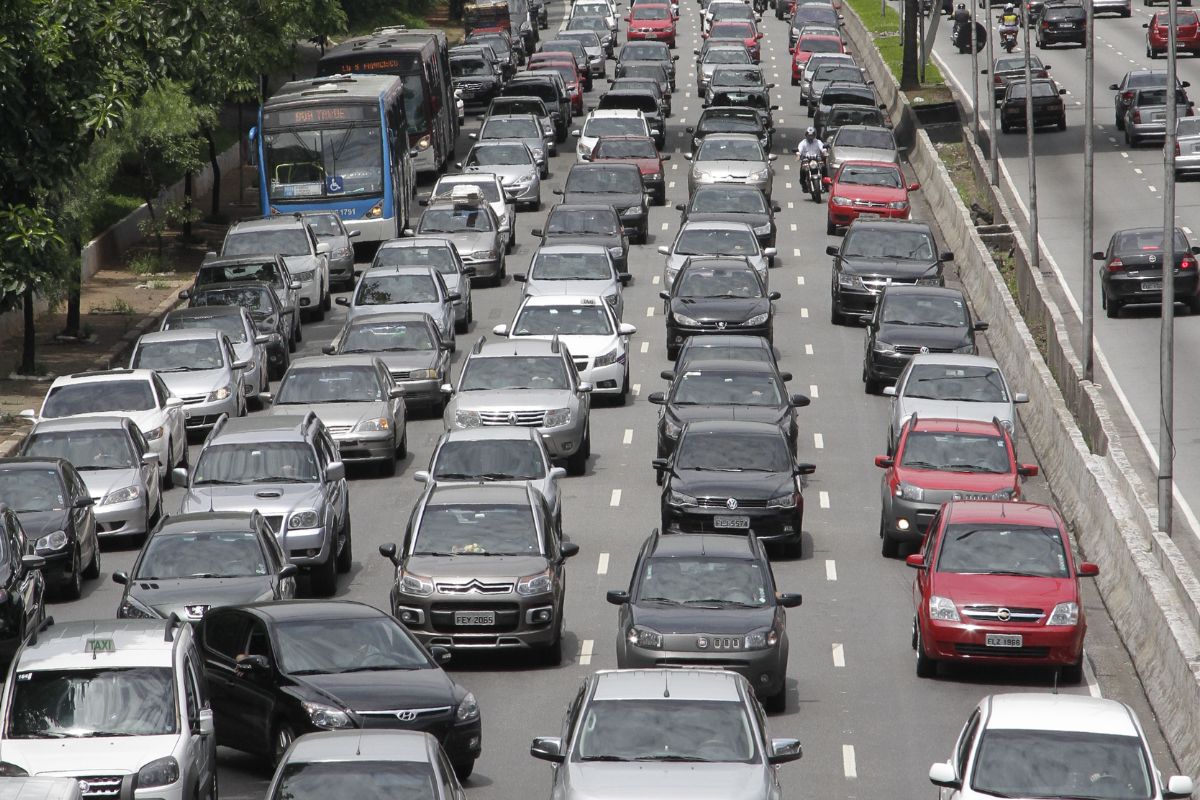 Rodízio de carros em São Paulo melhora o trânsito