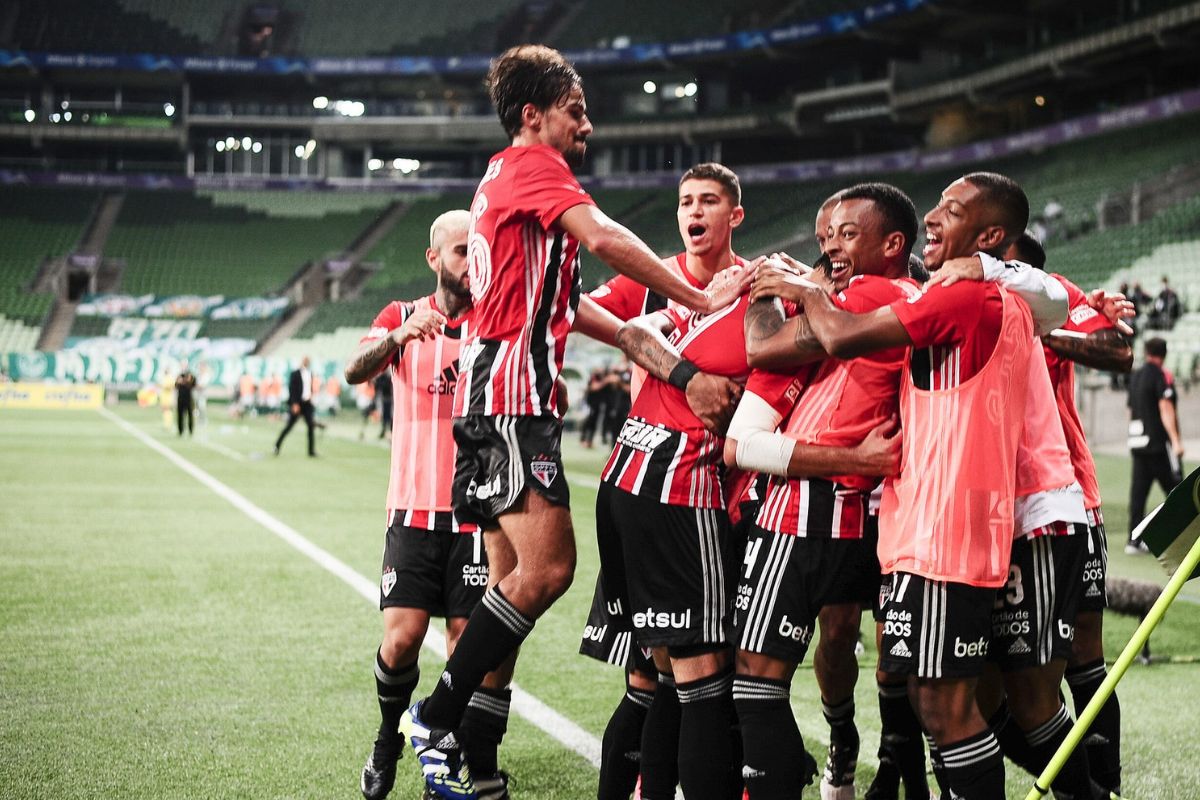 São Paulo jogando no Allianz Parque, estádio do rival Palmeiras